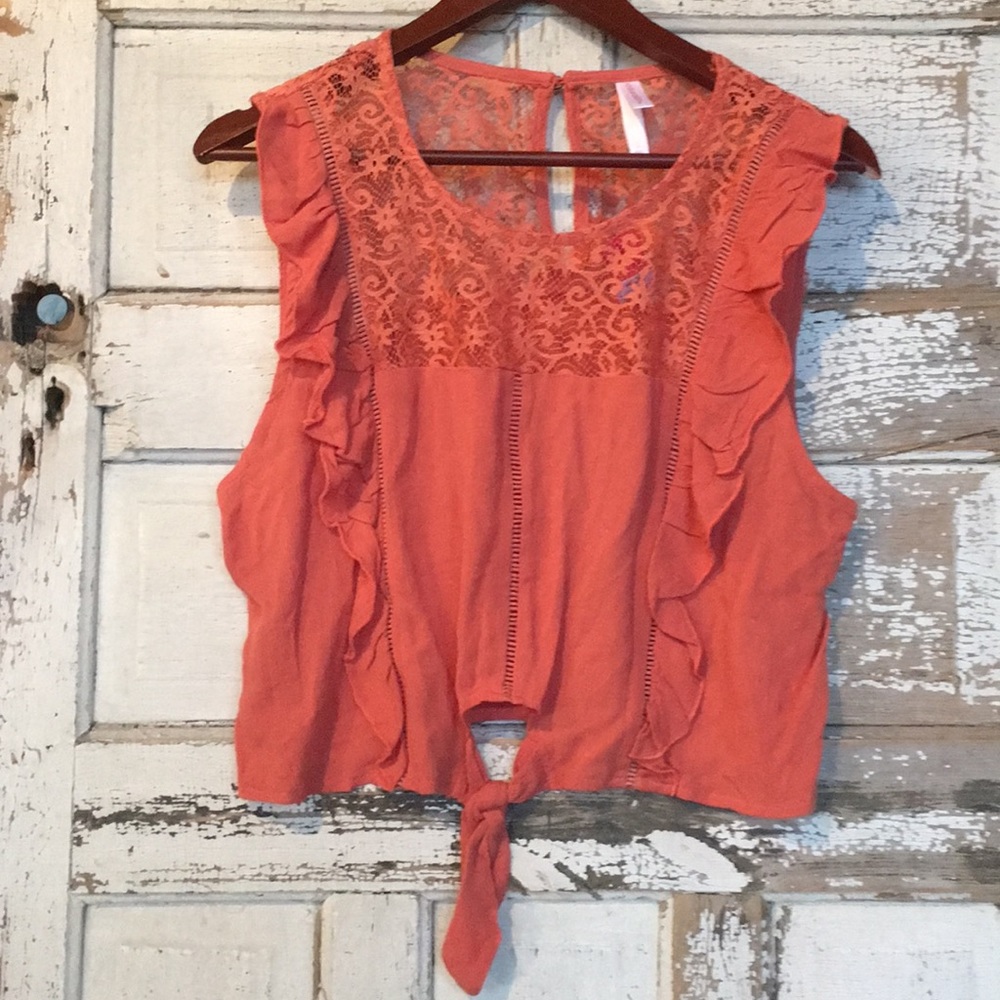 NWT Boho lace and ruffle crop top with front tie